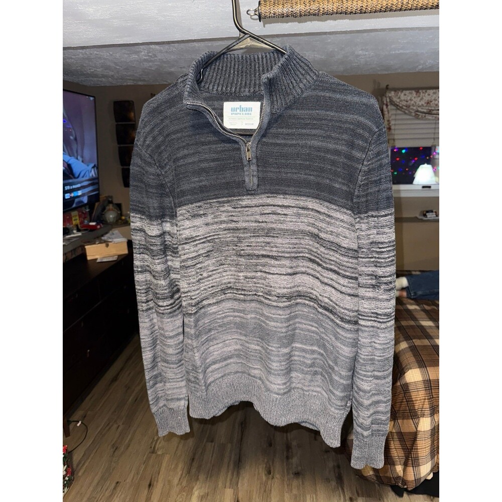 Men’s Urban Pipeline Quarter Zip Sweater Size Medium